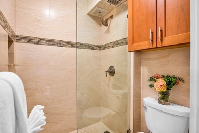 Front-row Hotel Zoned vacation rental approved beach condo in - photo 23