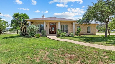 Welcome to this beautifully maintained, single-story Texas Hill - photo 1
