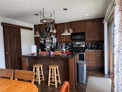 Beautifully maintained 3-bedroom, 2 full bath home offering - photo 12