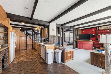THIS IS IT! Here's your opportunity to own a rare duplex - photo 12