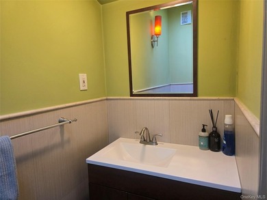 This meticulously maintained house has Victorian style's - photo 16