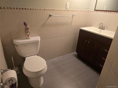 This meticulously maintained house has Victorian style's - photo 20