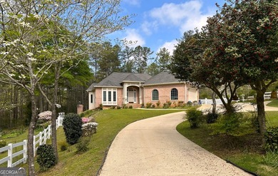 Escape to this beautifully maintained home on West Point Lake - photo 1