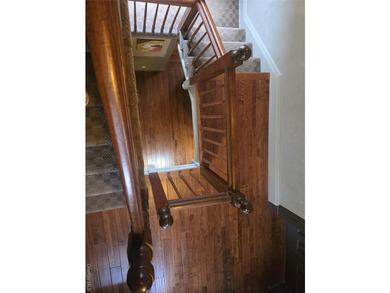 This meticulously maintained house has Victorian style's - photo 23