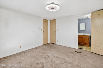 OWNER WILL CONSIDER ALL OFFERS! Fantastic opportunity in the - photo 23