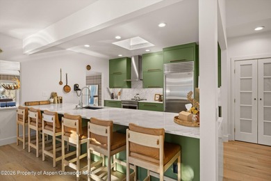 A rare opportunity to own an exceptionally refined four-bedroom - photo 7