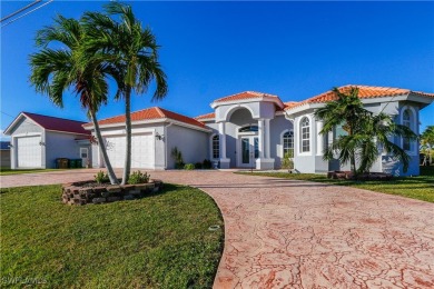 Cape Coral Lakes Area Home For Sale in Cape Coral Florida