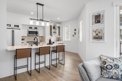 Absolutely stunning designer renovated condo in the heart of - photo 15