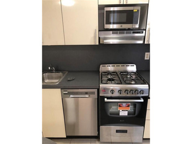 Beautifully renovated six family building in Prime Bay Ridge - photo 20