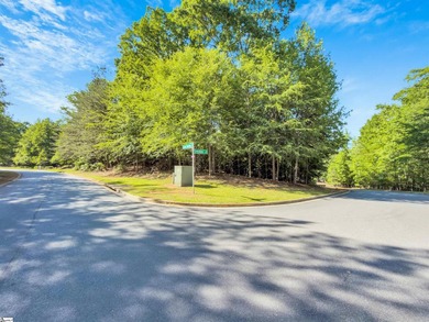 Listed by Chuck Hayes with Kiersten Bell + Co. Escape to - photo 2