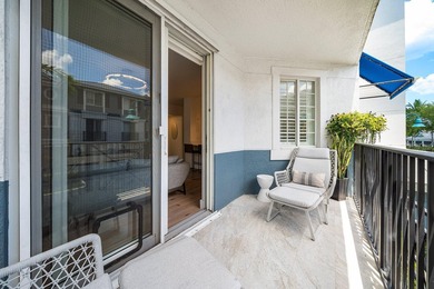 Absolutely stunning designer renovated condo in the heart of - photo 24