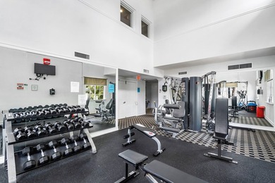 Absolutely stunning designer renovated condo in the heart of - photo 30