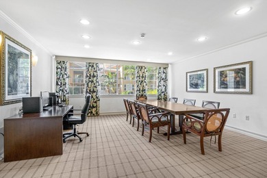 Absolutely stunning designer renovated condo in the heart of - photo 33