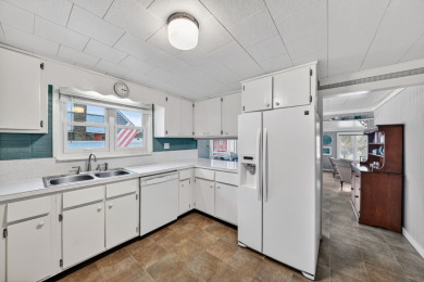 CHARMING LAKEFRONT GETAWAY! - photo 18