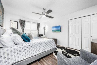 Imagine living just a short stroll away from the beach with a - photo 28