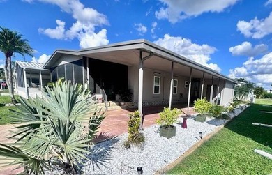 Caloosahatchee River Home For Sale in N Ft Myers Florida