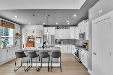 Just over 20 minutes to Downtown Greenville!! This townhome sits