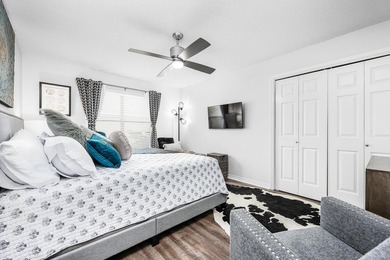 Imagine living just a short stroll away from the beach with a - photo 38