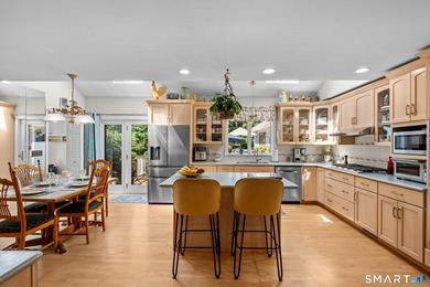 Come Invest in the newly listed spacious 5-bedroom, 3.5-bath - photo 3