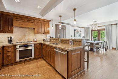 2024 renovations completed (including new decor, furniture - photo 5