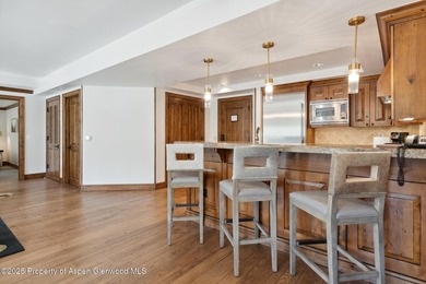 2024 renovations completed (including new decor, furniture - photo 6