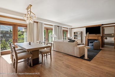 2024 renovations completed (including new decor, furniture - photo 8