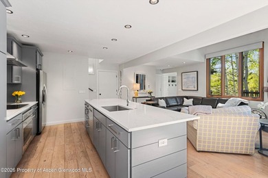 This bright, beautifully furnished 2-bed, 2.5-bath corner-lot - photo 8
