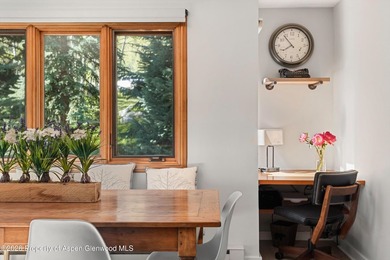 This bright, beautifully furnished 2-bed, 2.5-bath corner-lot - photo 10