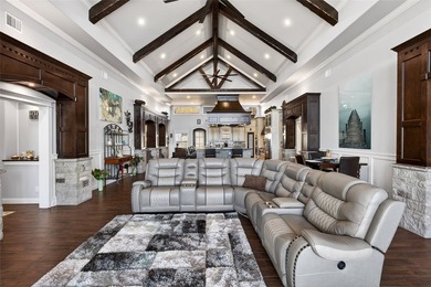 Resort style lake living at it's finest. Custom 5 bedrooms, 5 - photo 15