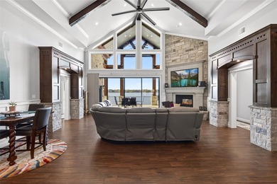 Resort style lake living at it's finest. Custom 5 bedrooms, 5 - photo 17