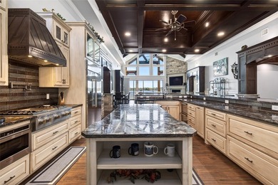 Resort style lake living at it's finest. Custom 5 bedrooms, 5 - photo 19