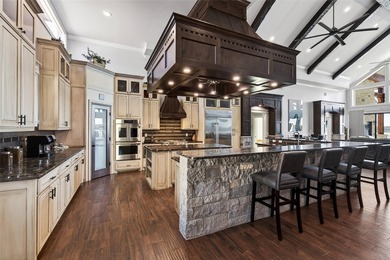 Resort style lake living at it's finest. Custom 5 bedrooms, 5 - photo 24