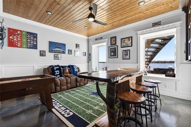 Resort style lake living at it's finest. Custom 5 bedrooms, 5 - photo 26