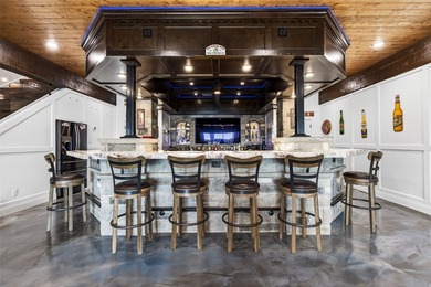 Resort style lake living at it's finest. Custom 5 bedrooms, 5 - photo 30