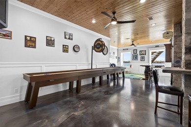 Resort style lake living at it's finest. Custom 5 bedrooms, 5 - photo 31