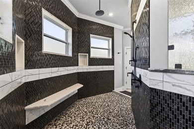 Resort style lake living at it's finest. Custom 5 bedrooms, 5 - photo 34