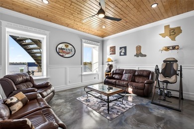 Resort style lake living at it's finest. Custom 5 bedrooms, 5 - photo 36