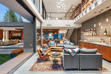 Located on a cul-de-sac just minutes from downtown Aspen, this - photo 1