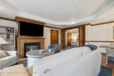 2024 renovations completed (including new decor, furniture - photo 7
