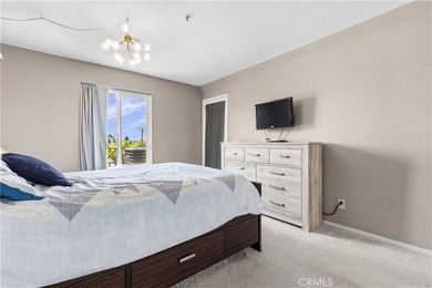 Picture your mornings starting in the custom updated kitchen - photo 13