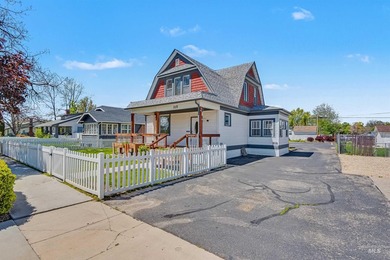 Amazing opportunity to live where you work or work close to - photo 1