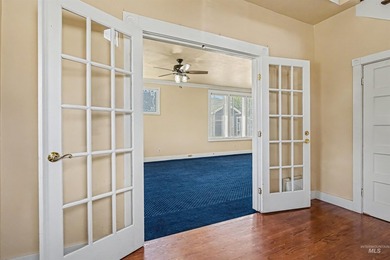Amazing opportunity to live where you work or work close to - photo 10
