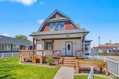 Beautiful turn of the Century Home, Welcoming charm to this home - photo 6