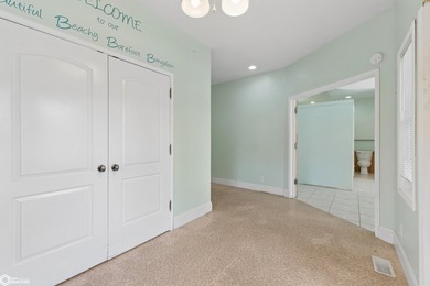 Perfectly positioned on Clear Lake's desirable south shore, this - photo 12