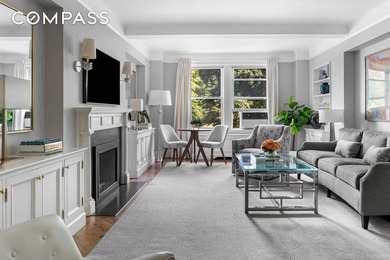 Welcome home! A beautifully renovated classic six of rare - photo 1