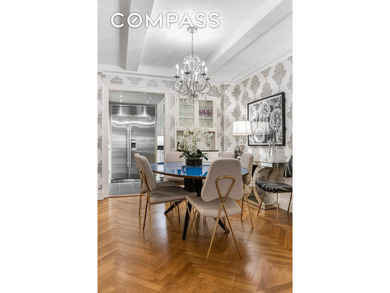 Welcome home! A beautifully renovated classic six of rare - photo 6
