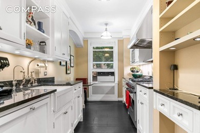 Welcome home! A beautifully renovated classic six of rare - photo 7