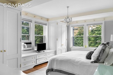 Welcome home! A beautifully renovated classic six of rare - photo 8