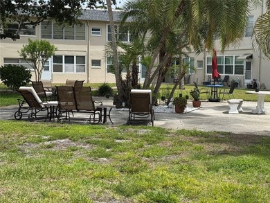 close to - photo 5