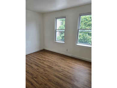 Welcome to this beautifully maintained attached one-family home - photo 14